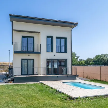 Ebeia 2 Country house *
